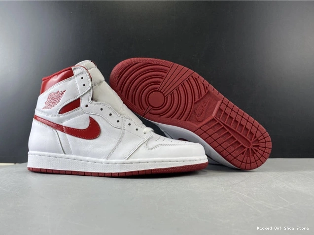 Kick Theory (2017) Retro Air 1 Red 555088-103 Metallic Jordan 0818